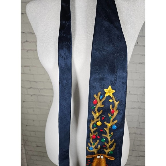 Vintage Hallmark Mens Christmas Tie Yule Tie Greetings Blue Reindeer Silk‎ - Picture 3 of 5